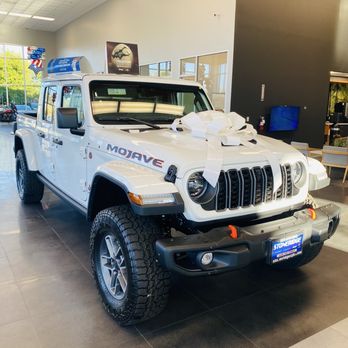 Stoneridge Chrysler Jeep Dodge Ram - A nice Jeep dealership - Car Dealers Near Me - Pleasanton, California