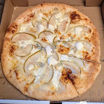 916 Stone Oven Pizza - Quattro Formaggi Pizza - Mozzarella, gorgonzola, goat cheese, ricotta, and sliced pear. Fresh grated Parmesan - Pizza Near Me - Citrus Heights, California 916 Stone Oven Pizza - Quattro Formaggi Pizza - Mozzarella, gorgonzola, goat cheese, ricotta, and sliced pear. Fresh grated Parmesan - Pizza Near Me - Citrus Heights, California