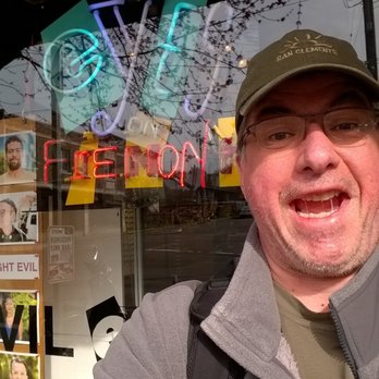 Eyes on Fremont - Happy customer - Optometrists Near Me - Seattle, Washington Eyes on Fremont - Happy customer - Optometrists Near Me - Seattle, Washington