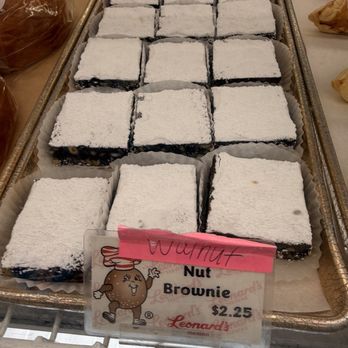 Leonard's Bakery - Bakeries Near Me - Honolulu, Hawaii