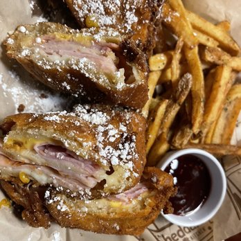 Cheddar's Scratch Kitchen - Monte Cristo - Comfort Food Near Me - Lakeland, Florida
