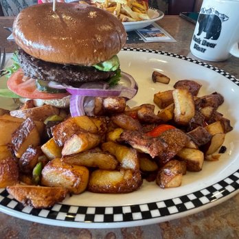 Black Bear Diner Fernley - Western BBQ Burger with red potatoes - Diners Near Me - Fernley, Nevada