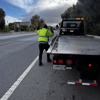 Saratoga Towing - Towing guy leaving while abusing - Towing Near Me - San Jose, California