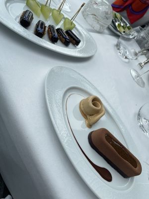 Ducasse sur Seine by null