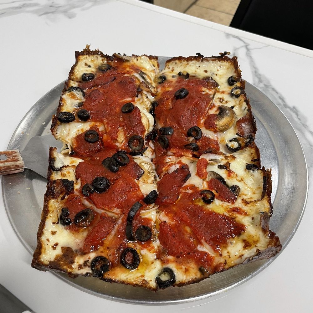 Fuji & Vi's - Custom pizza yum yum - Pizza Near Me - Pasadena, California Fuji & Vi's - Custom pizza yum yum - Pizza Near Me - Pasadena, California