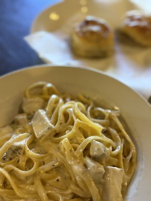 La Famiglia Pizza & Pasta by null