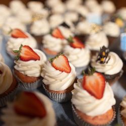 Delicious Designs - The cupcakes- YUM.