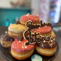 Cloud Doughnuts - Ótima donuts, ótimo serviço, preços acessíveis  Um local a voltar