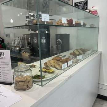 Dante's Lattes - Pastries - Cafes Near Me - Scarsdale, New York