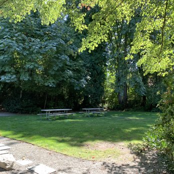 Zumdieck Park - Picnic tables - Parks Near Me - Bellevue, Washington Zumdieck Park - Picnic tables - Parks Near Me - Bellevue, Washington
