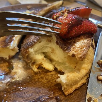 Aloha Kitchen - Light and fluffy soufflé pancakes - Breakfast & Brunch Near Me - Honolulu, Hawaii