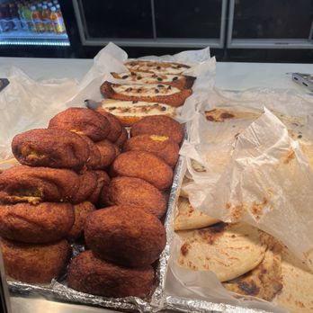El Carrusel Bakery - Can not go wrong with any type of Pupusa - Salvadoran Near Me - Los Angeles, California El Carrusel Bakery - Can not go wrong with any type of Pupusa - Salvadoran Near Me - Los Angeles, California