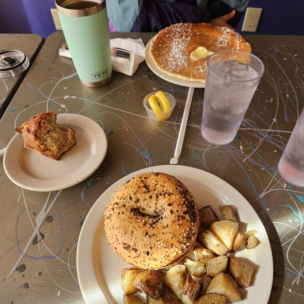Alley Cat Diner - Diners Near Me - Webster, Massachusetts