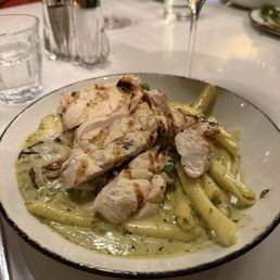 STROZZAPRETTI W/PESTO CREAM with Chicken STROZZAPRETTI W/PESTO CREAM with Chicken