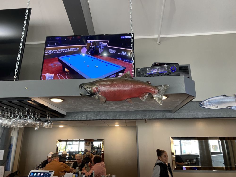 COLD WATER BAR & GRILL Updated August 2024 35 Photos & 20 Reviews