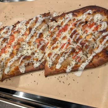 Flogolf Lounge - Pizza - Sports Bars Near Me - Saugus, Massachusetts