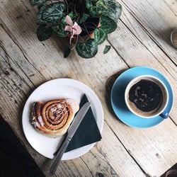 Kahaila Cafe - Cinnamon buns are to die for!