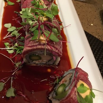 Rock 'N Raw - Surf 'N Turf Roll - Sushi Bars Near Me - Tampa, Florida