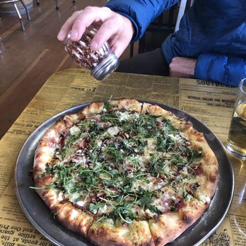 Applegate Country Club - Pear, prosciutto pizza - delish - Pizza Near Me - Applegate, Oregon