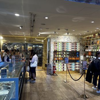 Venchi - Inside - Ice Cream & Frozen Yogurt Near Me - Rome, RM