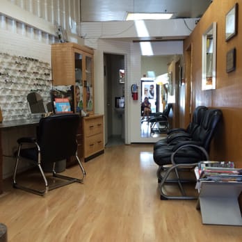 John Akamatsu, OD - Waiting area - Optometrists Near Me - Glendale, California John Akamatsu, OD - Waiting area - Optometrists Near Me - Glendale, California
