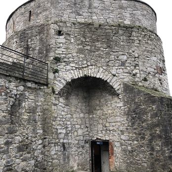 King John's Castle - Landmarks & Historical Buildings Near Me - Limerick, LK King John's Castle - Landmarks & Historical Buildings Near Me - Limerick, LK