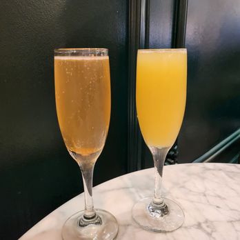 The Honey Hole - Peach bellini & classic mimosa - Breakfast & Brunch Near Me - Houston, Texas
