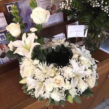 Alexa's Flowers - Urn Wreath - Florists Near Me - Arcadia, California