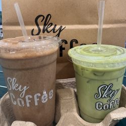 Sky Coffee - Wake Up Smoothie 20oz , Iced Matcha Latte