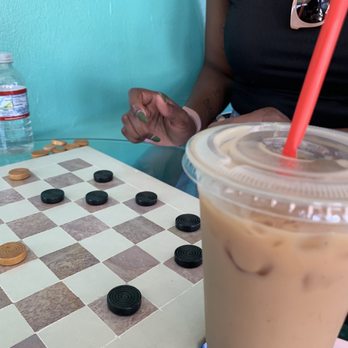 Mingles Tea Bar - Iced Thai latte and a game of checkers - Desserts Near Me - Inglewood, California