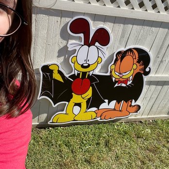 Sonny Acres Farm - Garfield and Odie! - Pumpkin Patches Near Me - West Chicago, Illinois
