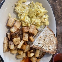 Eggs & toast