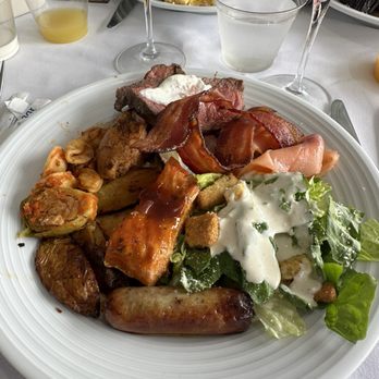 City Cruises - Salmon, chicken, salad, sausage and bacon - American Near Me - Newport Beach, California