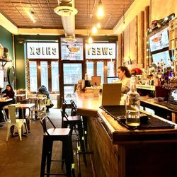 Sweet Chick - Bar and front area of restaurant