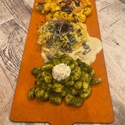Pat's Pizza & Bistro - Pasta Flight w/ Ricotta Gnocchi in Pesto, Fettuccine con Fungi, & Sophia Loren