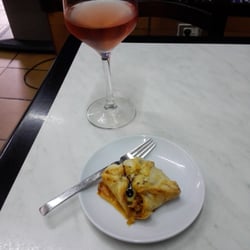 Taverna Plaza Nueva - Hojaldre de marisco con verduras esquisito