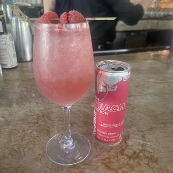 Magic Hour Rooftop Bar & Lounge - CRASH OUT - Lounges Near Me - New York, New York