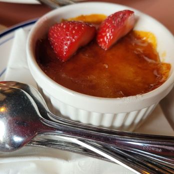 L'abri cafe, restaurant et bar - Creme brulee - Canadian (New) Near Me - Cheticamp, Nova Scotia L'abri cafe, restaurant et bar - Creme brulee - Canadian (New) Near Me - Cheticamp, Nova Scotia