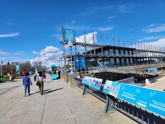 Vieux-Port de Montréal by null