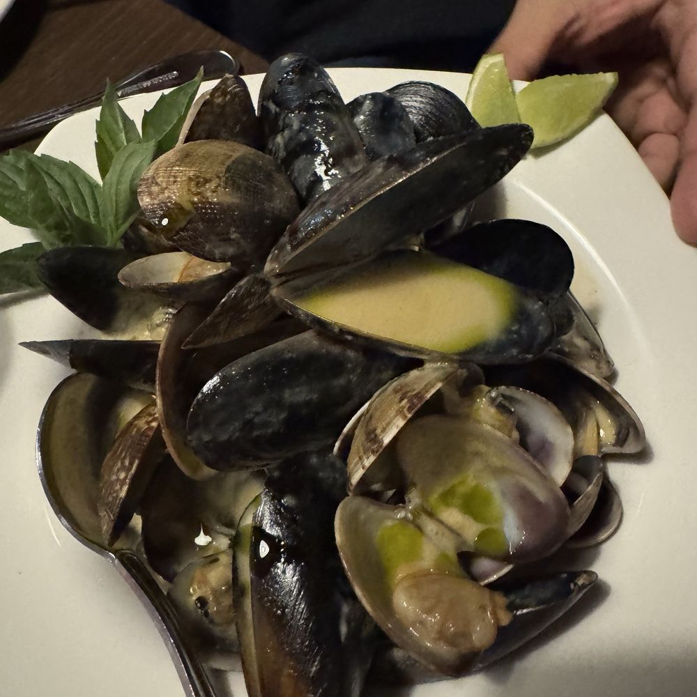 Taylor Shellfish Oyster Bar - Seafood Near Me - Seattle, Washington Taylor Shellfish Oyster Bar - Seafood Near Me - Seattle, Washington