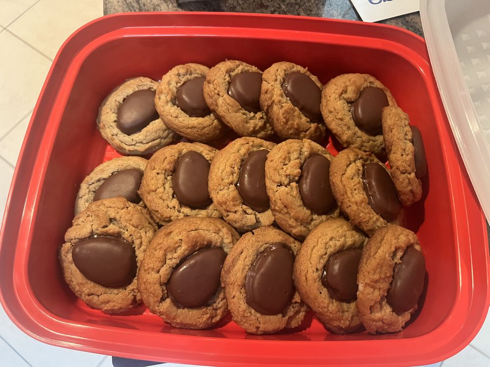 Ashley’s Baking Logo