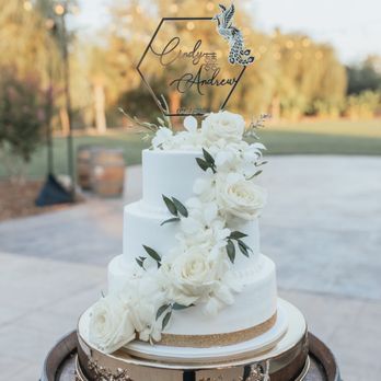 CL Decor - Cake Flowers provided by CL Decor to match the rest of our decorations - Wedding Planning Near Me CL Decor - Cake Flowers provided by CL Decor to match the rest of our decorations - Wedding Planning Near Me