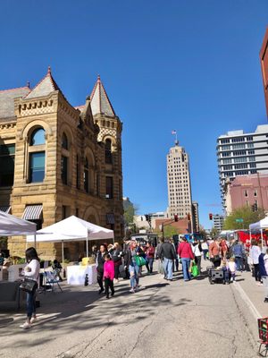 YLNI Farmers Market by null