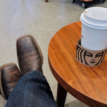 Starbucks - Grande. The size of the coffee, of course. - Coffee & Tea Near Me - Tlajomulco de Zúñiga, JAL Starbucks - Grande. The size of the coffee, of course. - Coffee & Tea Near Me - Tlajomulco de Zúñiga, JAL