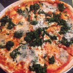 Toni's Pizzeria - Große Pizza mit Spinat, Gorgonzola und Knoblauch