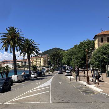 Barcelona City Tour - Coastline road - Bus Tours Near Me - Barcelona, B