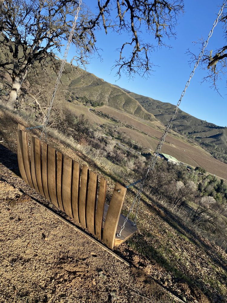 Bed & Barrel at Stonehouse Cellars Logo