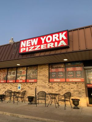 NEW YORK PIZZERIA by null