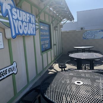 Surf N' Yogurt - Seating area - Ice Cream & Frozen Yogurt Near Me - Ventura, California Surf N' Yogurt - Seating area - Ice Cream & Frozen Yogurt Near Me - Ventura, California