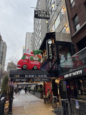 Bloom's Tavern by null